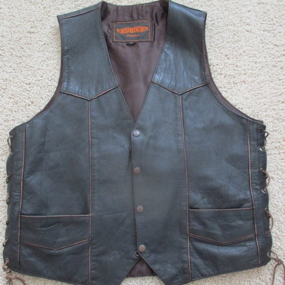 SOLD - Unik Men's M Motorcycle Vest Black Leather
